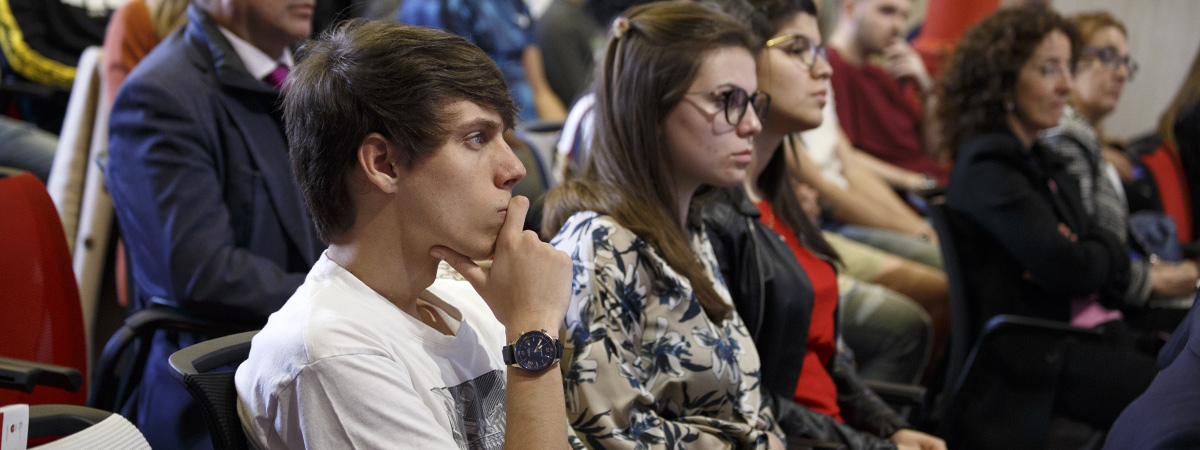 Doble Grado en  Economía y Negocios Internacionales + Derecho